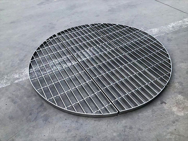 Irregular steel grating with special shapes