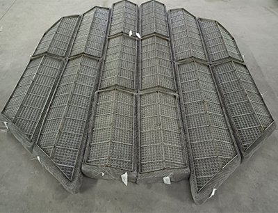 Wave type wire mesh demister